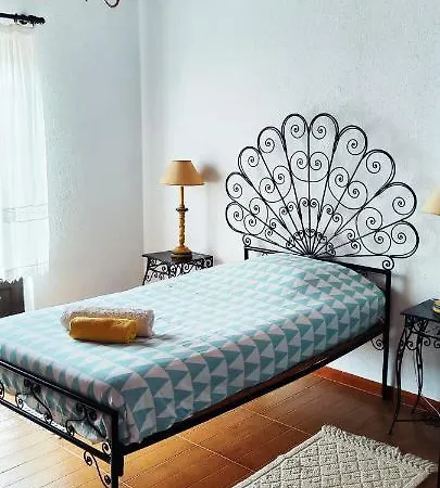 Fountain Of Happiness Pensión Óbidos